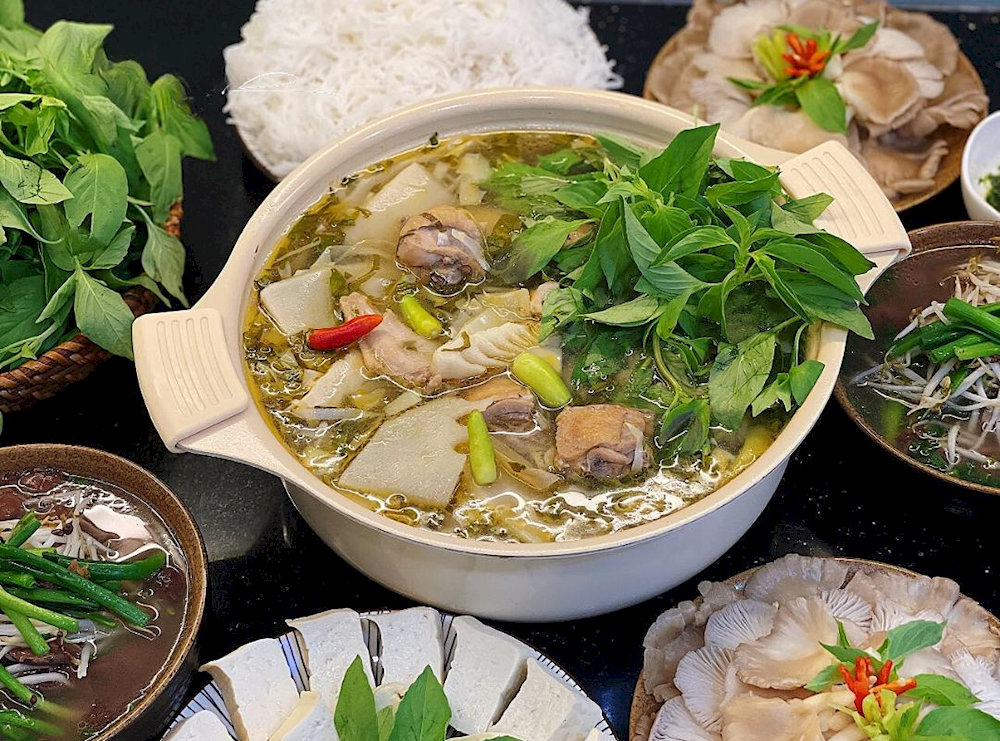 Lẩu gà lá é